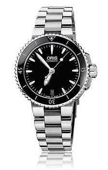 Oris Divers Aquis Date Musta/Ter�s �36 mm